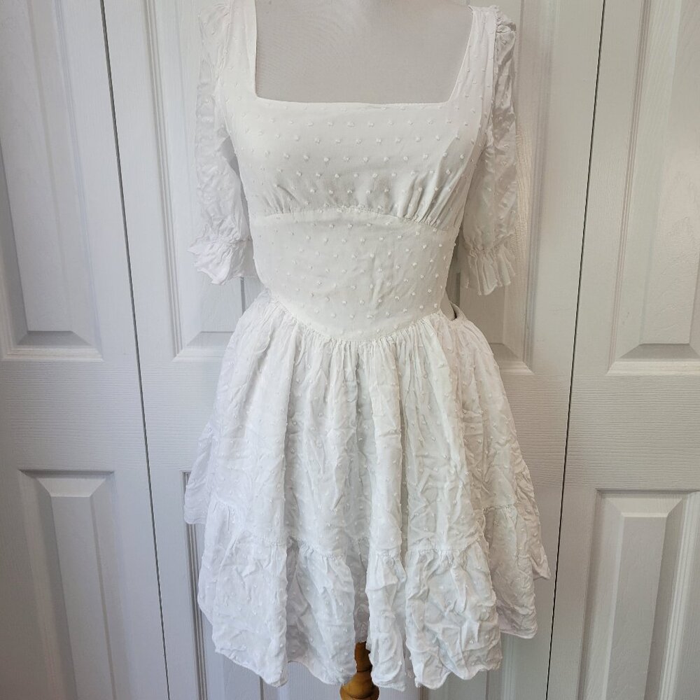 White Square Neck Ruffled Skirt Puff Sleeves Cutout Back Textured Dress sz M EUC